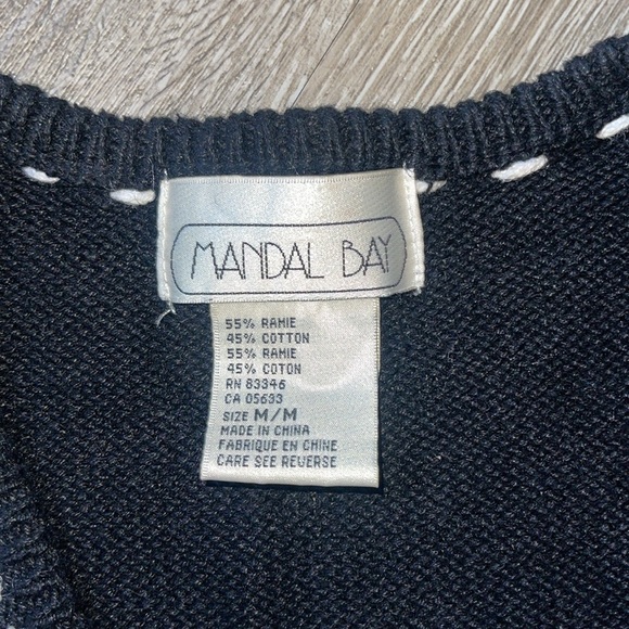 Vintage Sweater Vest Bumblebee Floral Daisy Hand Embellished Crochet Knit Size M - Picture 3 of 8